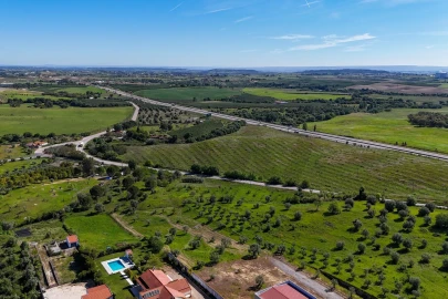 Armazém para Venda em Achete, Azoia de Baixo e Póvoa de Santarém