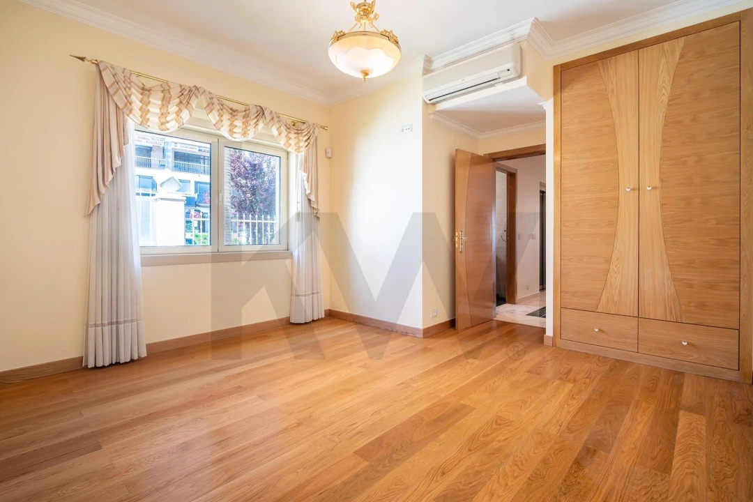 Moradia T4 para Venda em Águas Livres Foto 14