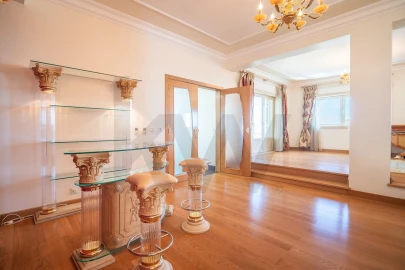 Moradia T4 para Venda em Águas Livres