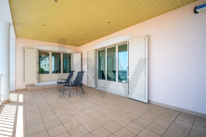 Moradia T4 para Venda em Águas Livres