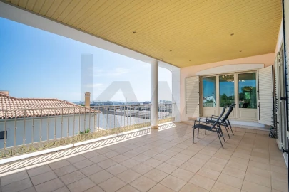 Moradia T4 para Venda em Águas Livres