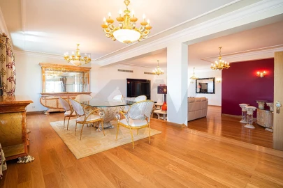 Moradia T4 para Venda em Águas Livres