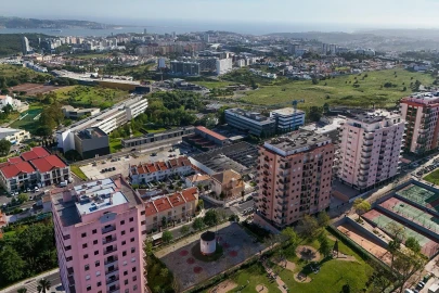 Moradia T4 para Venda em Águas Livres