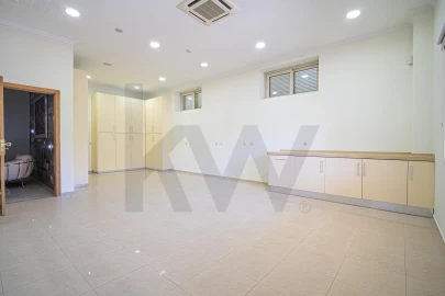 Moradia T4 para Venda em Águas Livres