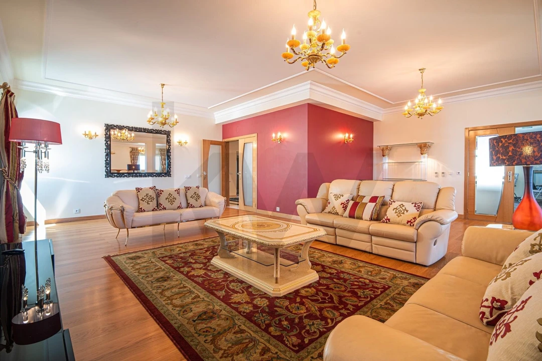 Moradia T4 para Venda em Águas Livres Foto 1