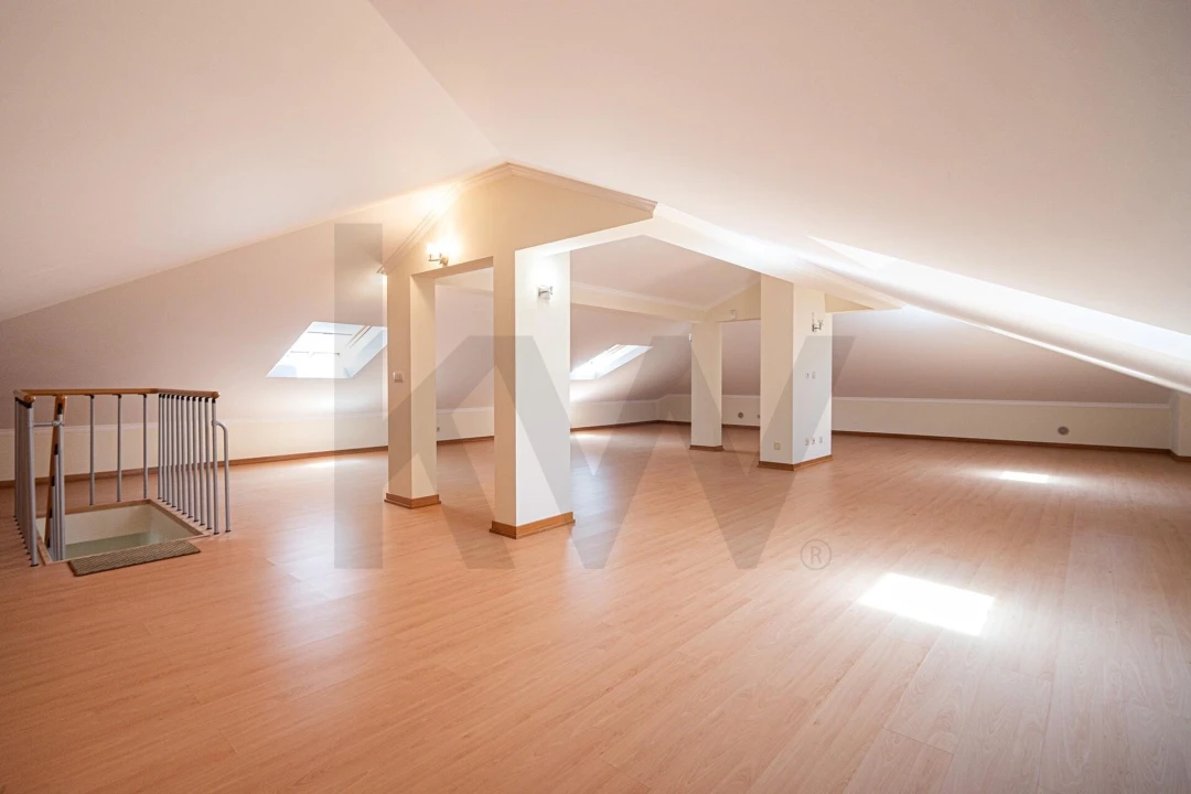 Moradia T4 para Venda em Águas Livres Foto 43