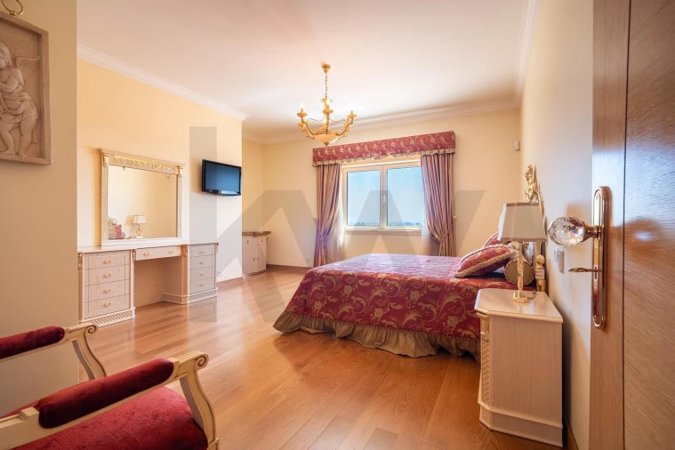 Moradia T4 para Venda em Águas Livres Foto 33