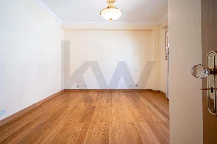 Moradia T4 para Venda em Águas Livres Foto 13