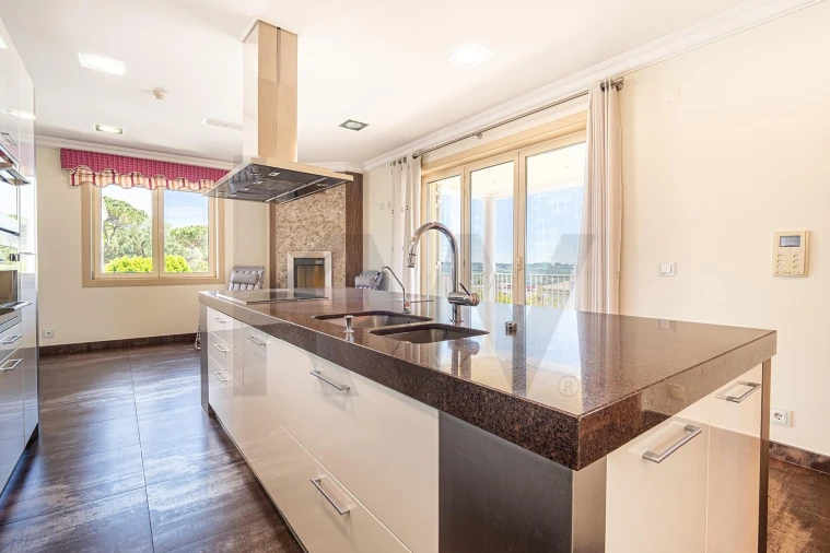 Moradia T4 para Venda em Águas Livres Foto 16