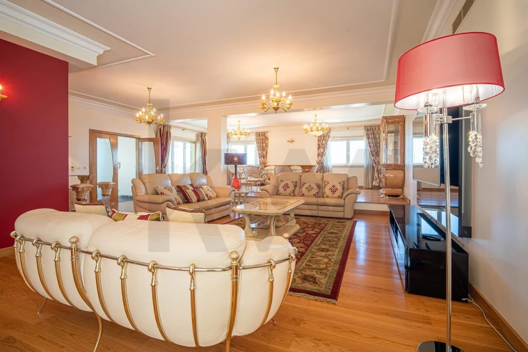 Moradia T4 para Venda em Águas Livres Foto 3