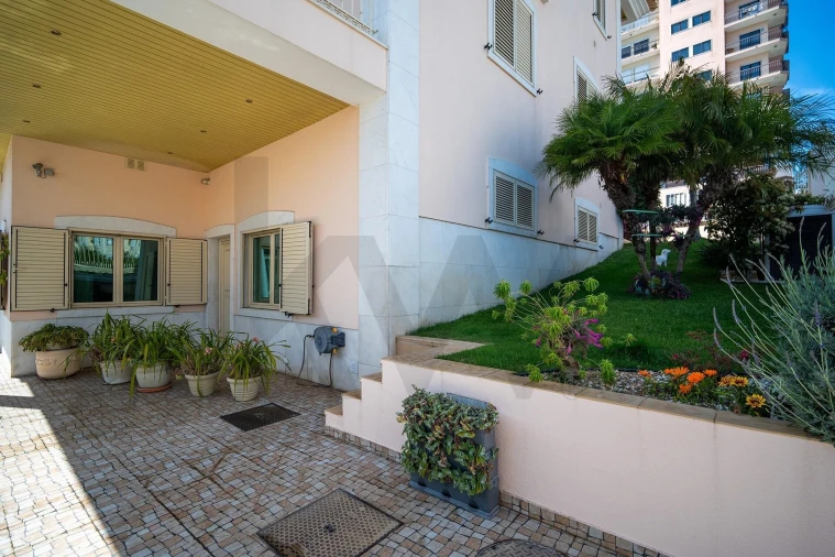 Moradia T4 para Venda em Águas Livres Foto 54