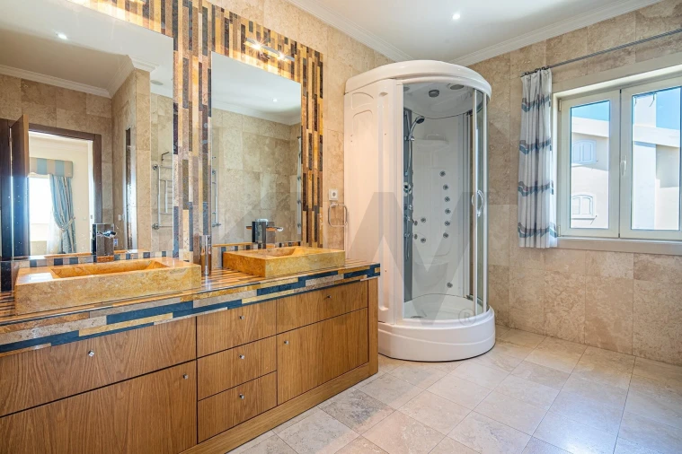 Moradia T4 para Venda em Águas Livres Foto 28