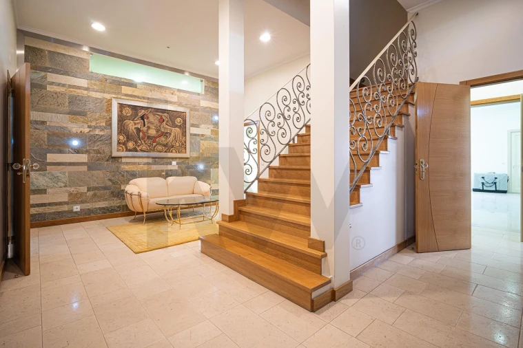 Moradia T4 para Venda em Águas Livres Foto 47