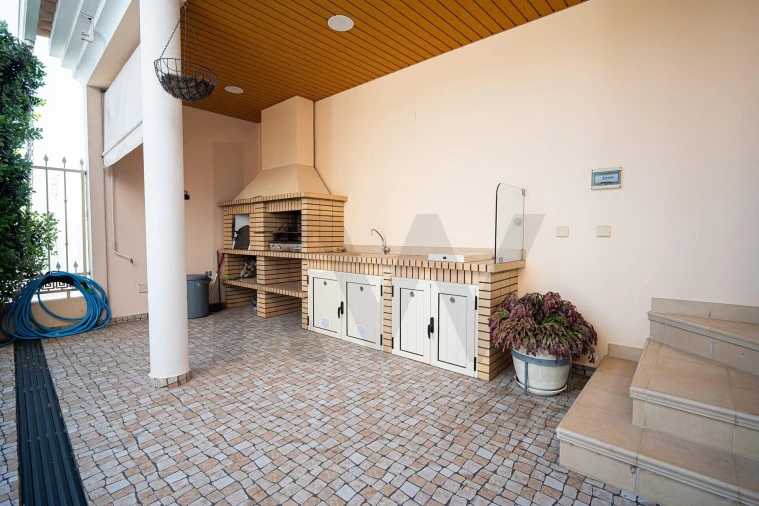 Moradia T4 para Venda em Águas Livres Foto 58