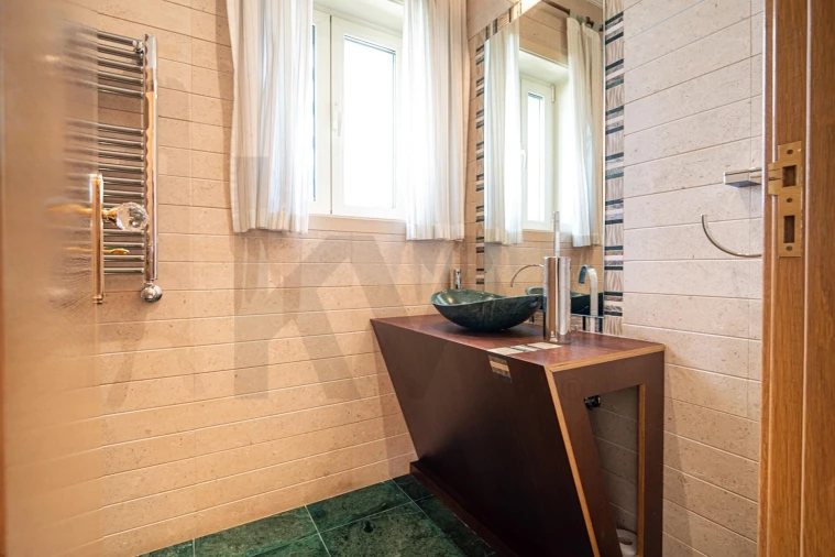 Moradia T4 para Venda em Águas Livres Foto 11