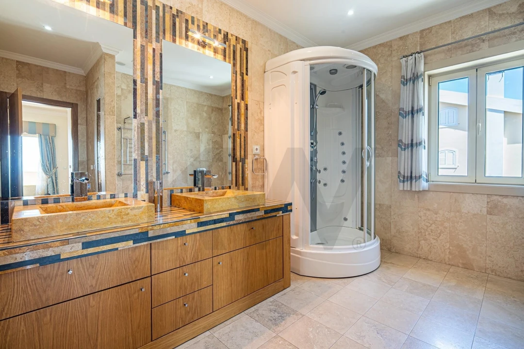 Moradia T4 para Venda em Águas Livres Foto 28