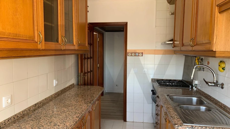 Apartamento T2 para Arrendamento em Parque das Nações Foto 9