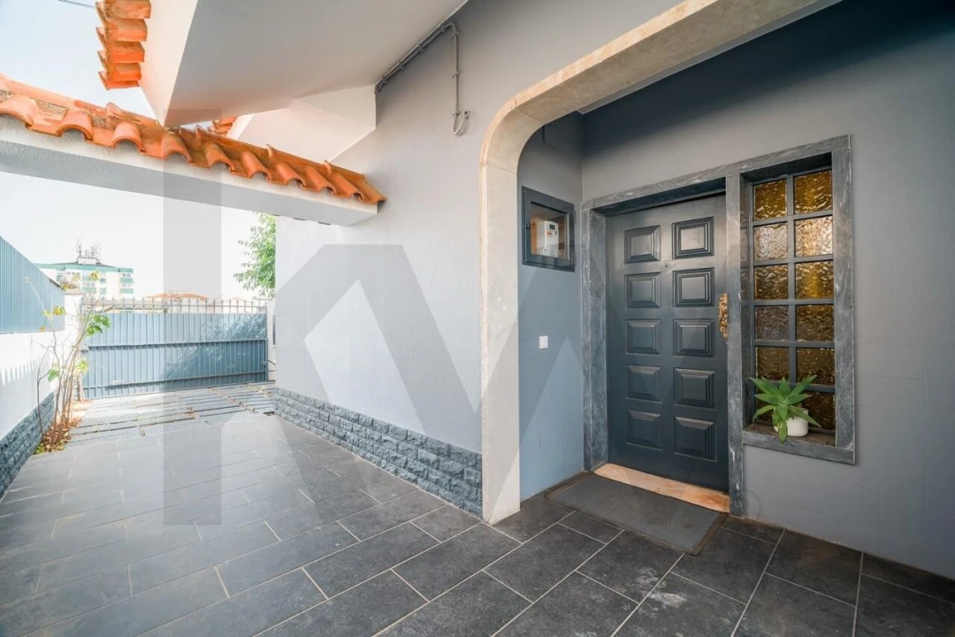 Moradia T5 para Venda em São Domingos de Rana Foto 3