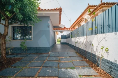 Moradia T5 para Venda em São Domingos de Rana