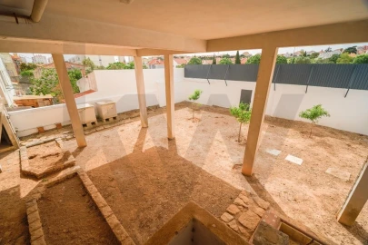 Moradia T5 para Venda em São Domingos de Rana