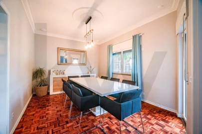 Moradia T5 para Venda em São Domingos de Rana