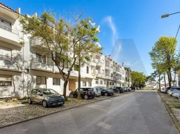 Apartamento T1 para Venda em Charneca de Caparica e Sobreda