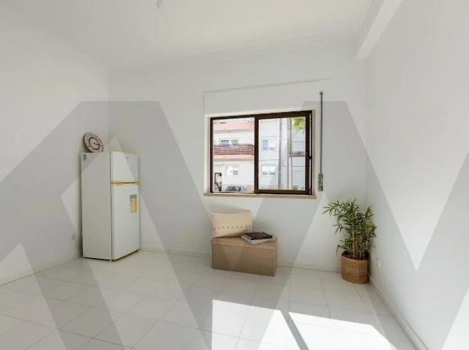 Apartamento T1 para Venda em Charneca de Caparica e Sobreda Foto 5