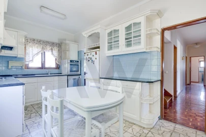 Moradia T4 para Venda em Loures