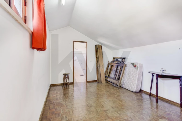 Moradia T4 para Venda em Loures Foto 42