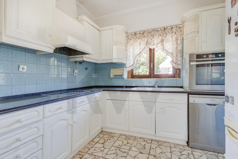 Moradia T4 para Venda em Loures Foto 30