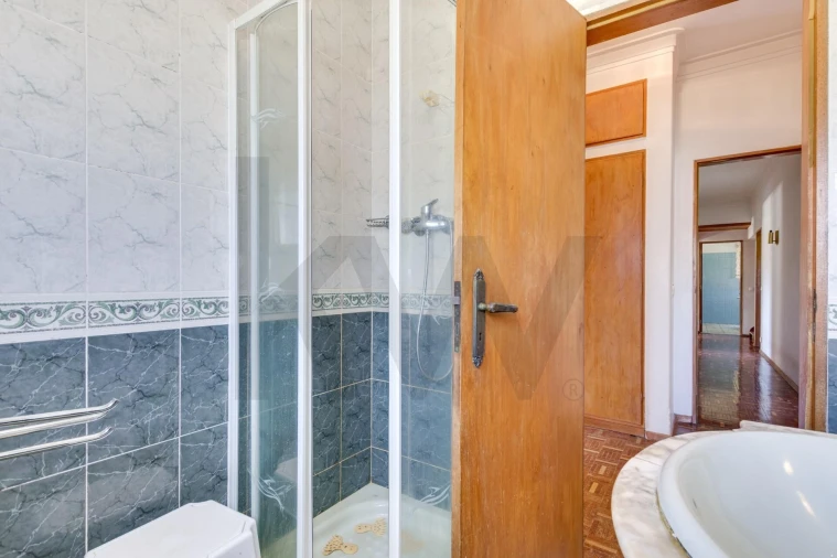 Moradia T4 para Venda em Loures Foto 18