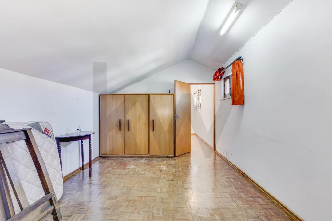 Moradia T4 para Venda em Loures Foto 44