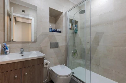 Apartamento T2 para Venda em Oeiras e São Julião da Barra, Paço de Arcos e Caxias