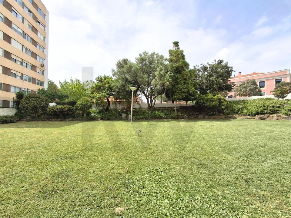 Apartamento T3 para Arrendamento em Carnide Foto 3