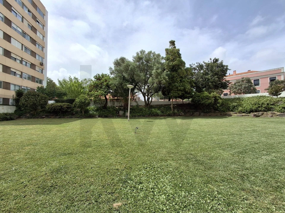 Apartamento T3 para Arrendamento em Carnide Foto 20