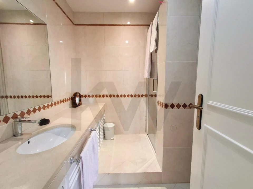 Apartamento T3 para Arrendamento em Carnide Foto 17