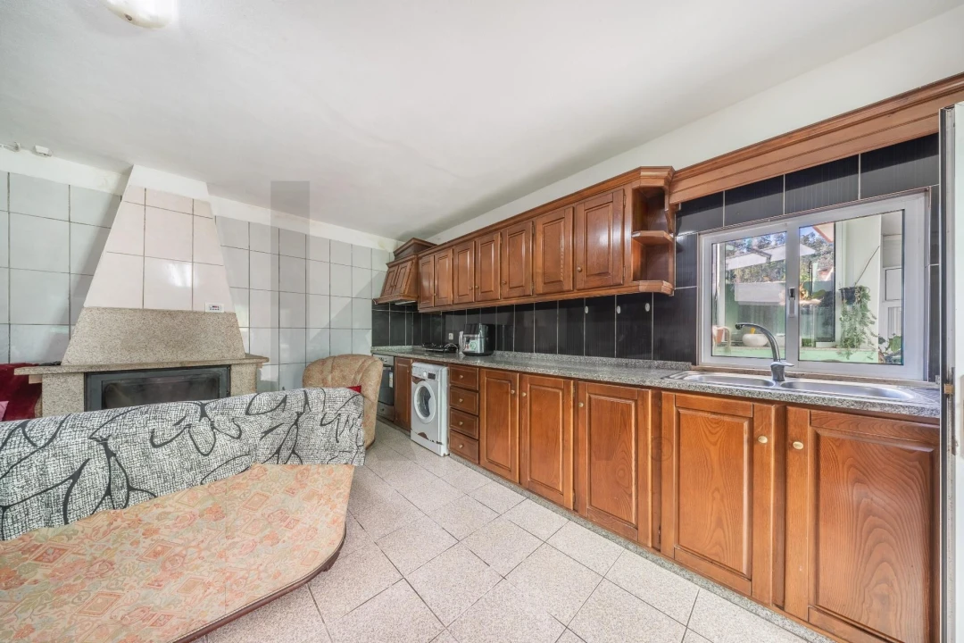 Moradia T3 para Venda em Gondoriz Foto 6