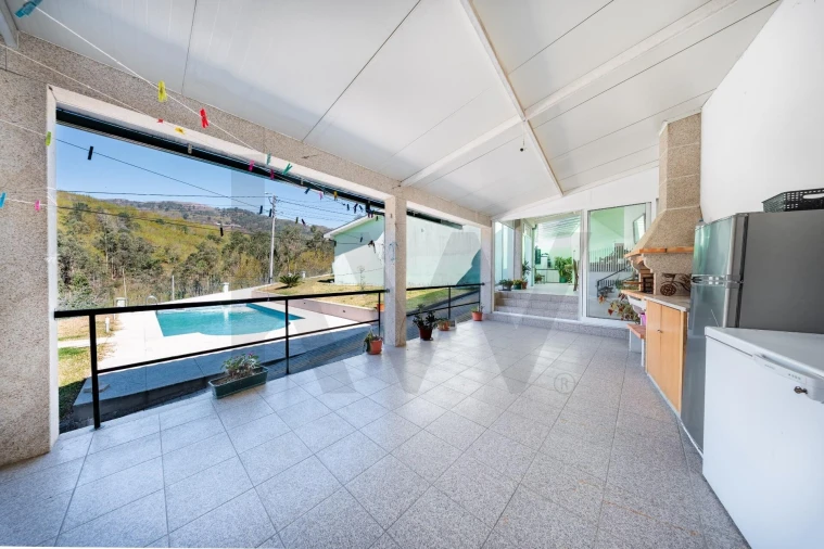 Moradia T3 para Venda em Gondoriz Foto 24