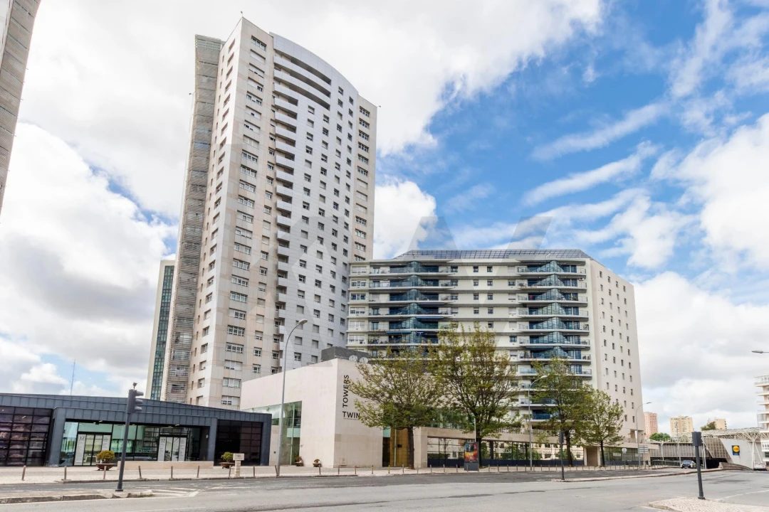 Apartamento T4 para Venda em Campolide Foto 1