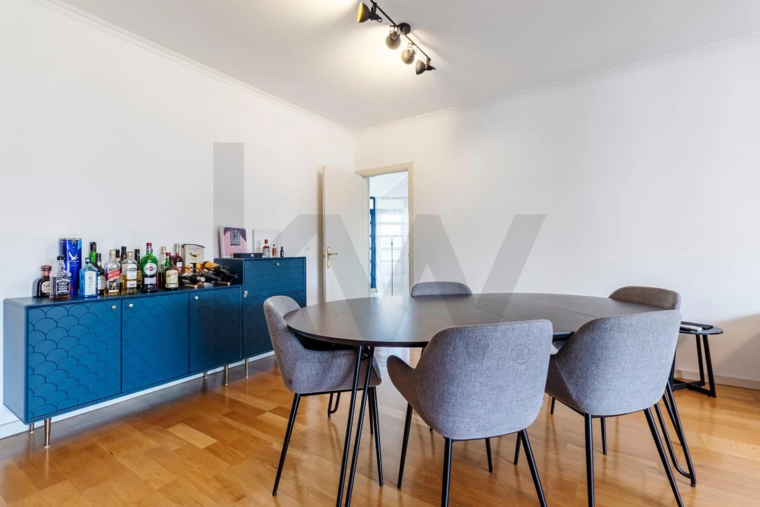 Apartamento T4 para Venda em Campolide Foto 7