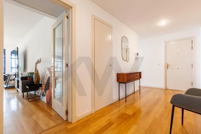 Apartamento T4 para Venda em Campolide