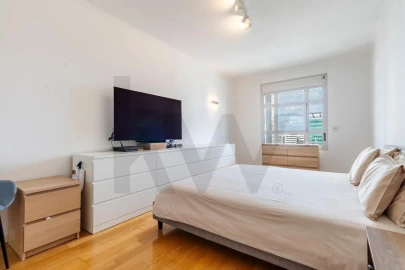 Apartamento T4 para Venda em Campolide