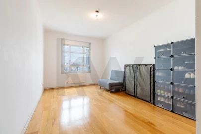 Apartamento T4 para Venda em Campolide
