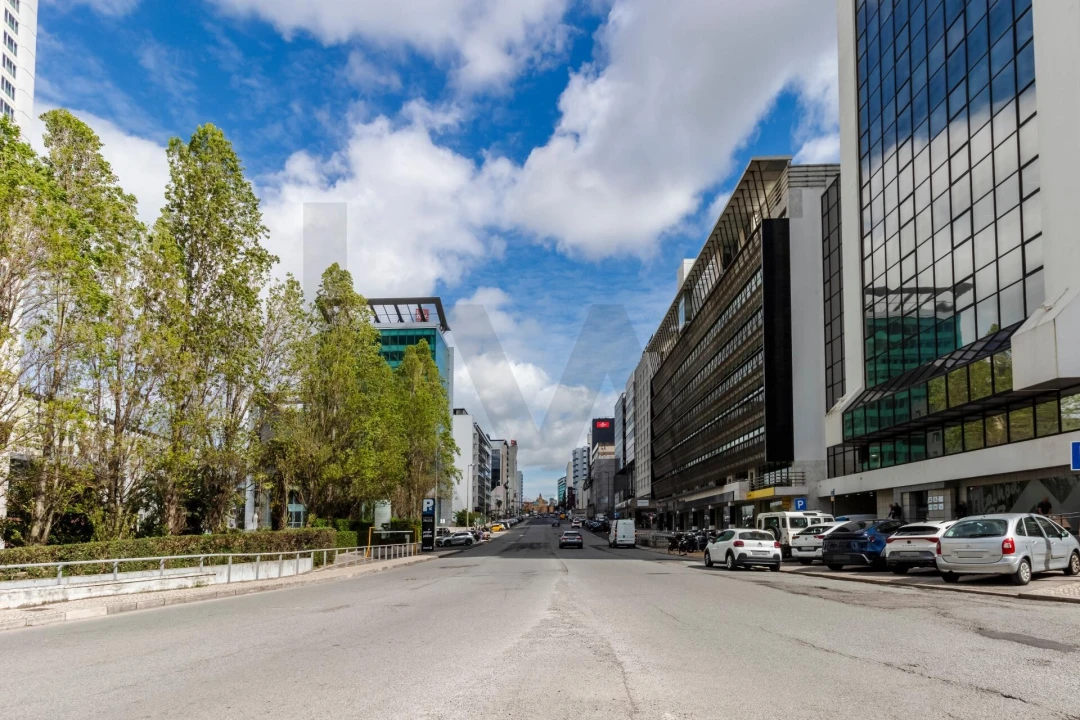 Apartamento T4 para Venda em Campolide Foto 56