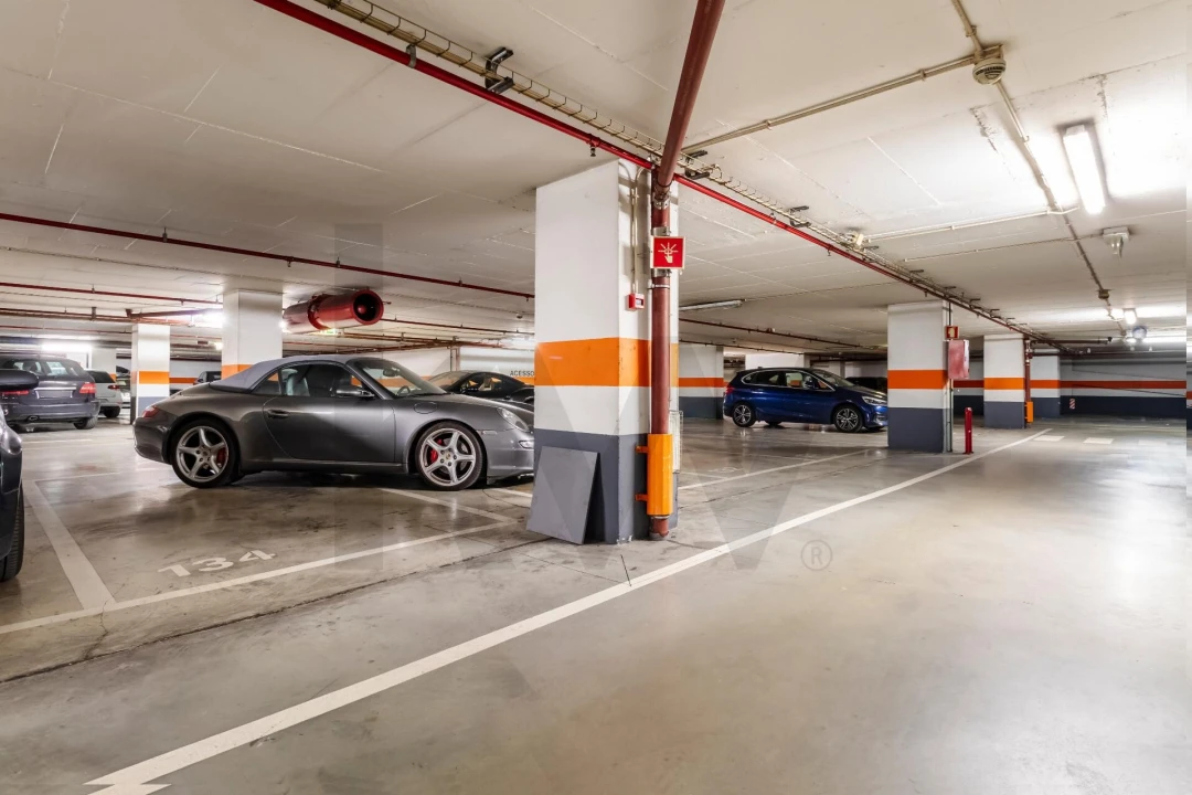 Apartamento T4 para Venda em Campolide Foto 47