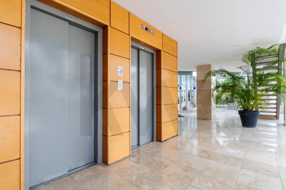 Apartamento T4 para Venda em Campolide Foto 53