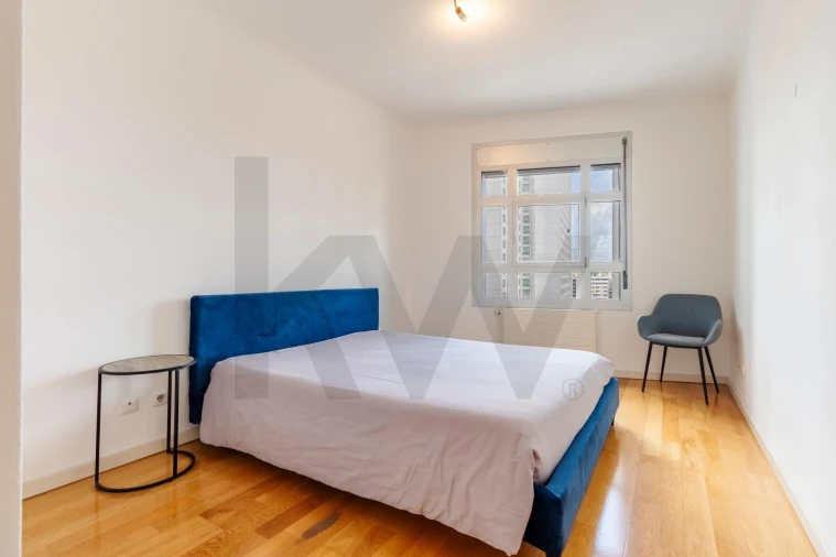 Apartamento T4 para Venda em Campolide Foto 24