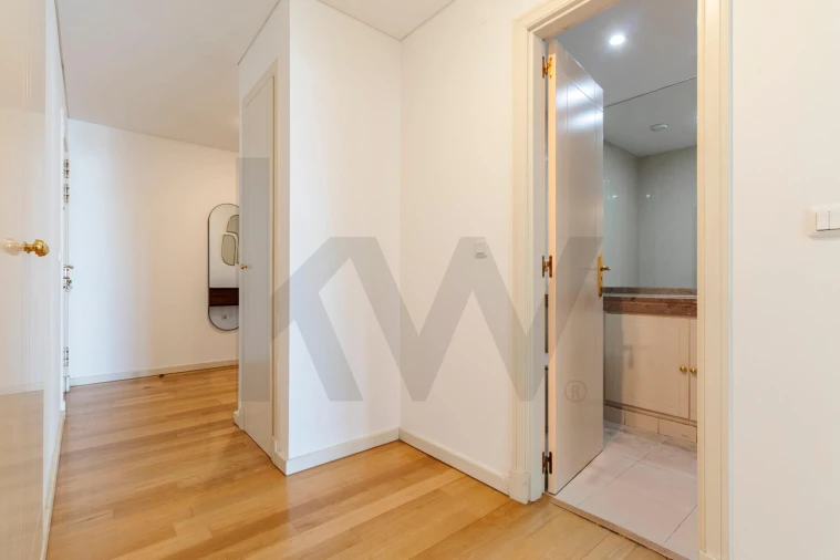 Apartamento T4 para Venda em Campolide Foto 21