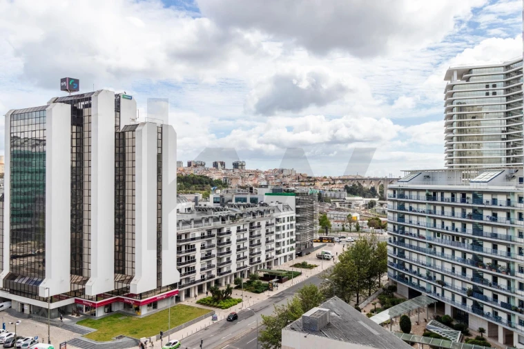 Apartamento T4 para Venda em Campolide Foto 5