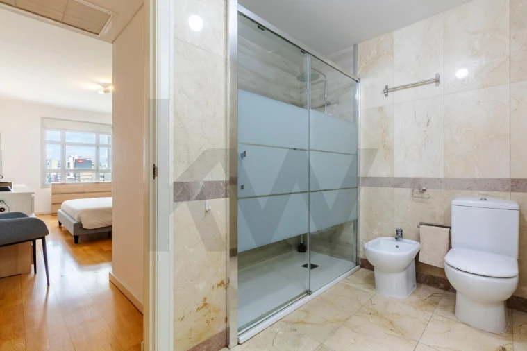 Apartamento T4 para Venda em Campolide Foto 39